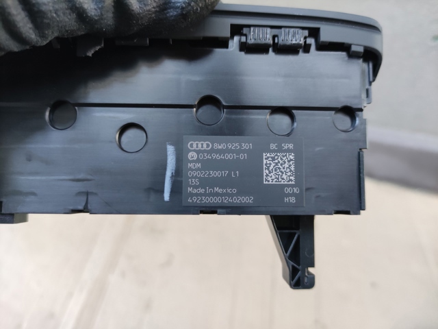 8W0925301BC5PR VAG Блок кнопок центральной консоли купить в Львов