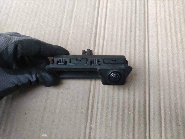 8W8827566A VAG Кнопка привода замка багажника купить в Черновцы