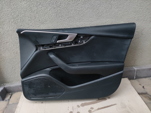 Карточка передних дверей 8W8867104BWFA VAG