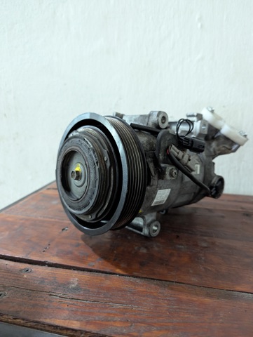 Компрессор климатической установки 926004EA0A RENAULT