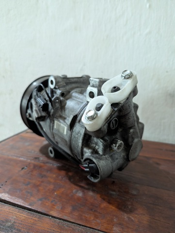 926004EA0A RENAULT Компрессор кондиционера купить в Киев