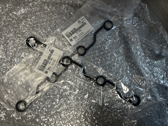 Прокладка клапанной крышки двигателя, нижняя 221334A700 HYUNDAI