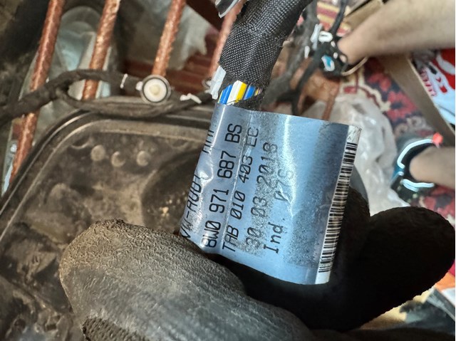 8W0971687 VAG купить в Черкассы