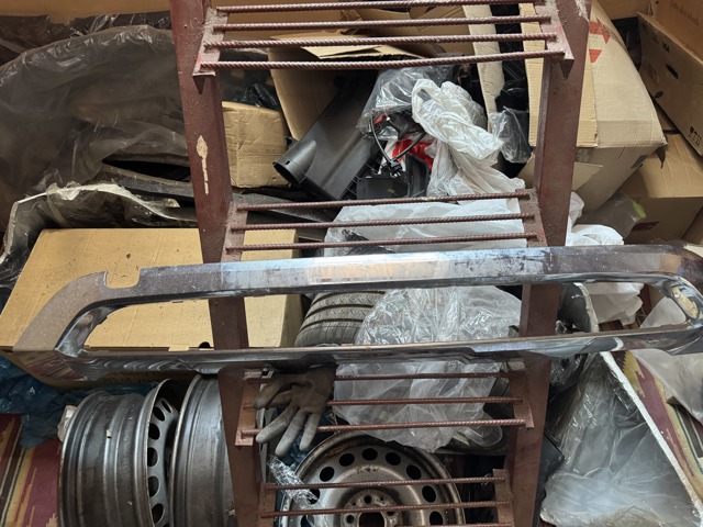 MERCEDES A1668857122 Накладка бампера переднего центральная в наличии Одесса