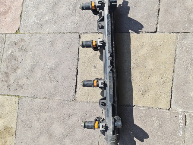 Топливные форсунки 036906031AG VAG