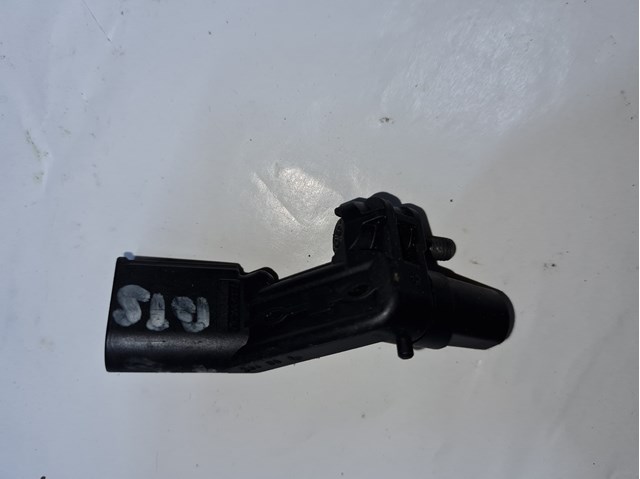 Датчик положения коленвала Фольксваген Пассат B6