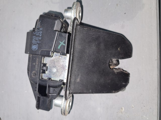 Замок крышки багажника 5J0827501C VAG