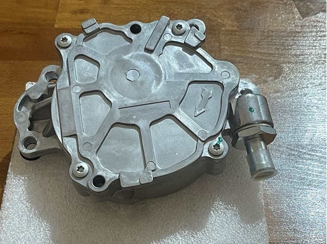 Насос вакуумный Шкода Фабия II