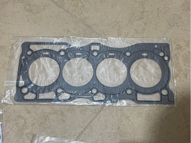 NISSAN 101018J085 Комплект прокладок в наличии Украина