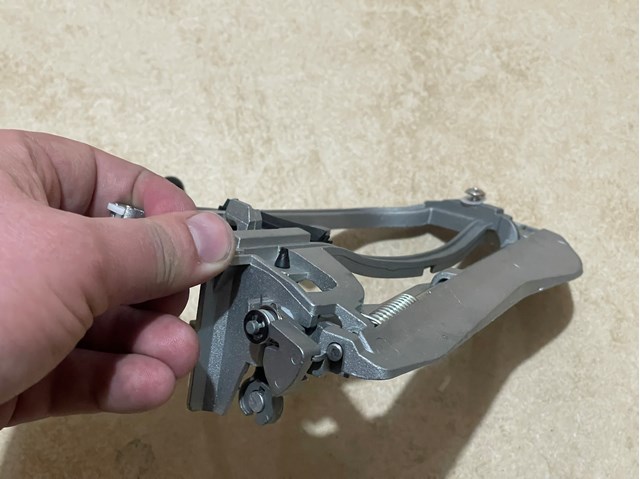 BMW 51218243615 Держатель наружной ручки двери передней левой в наличии Харьков