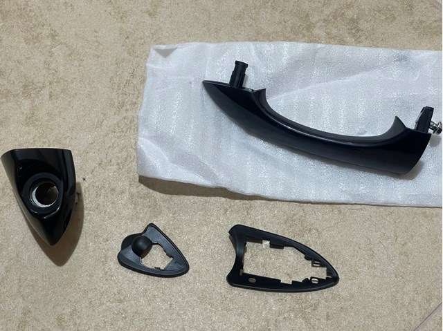 Ручка двери передней наружная 51218243617 BMW