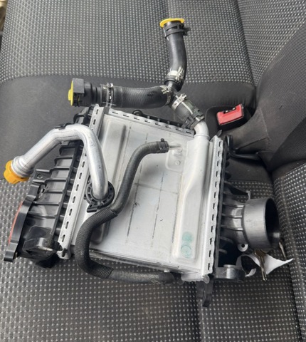 MERCEDES A6540904101 Интеркулер в наличии Запорожье