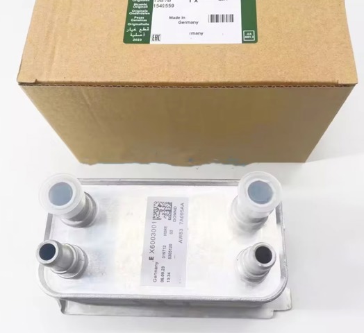 Радиатор охлаждения, АКПП/КПП LR036354 LAND ROVER