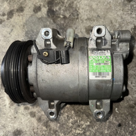 Компрессор кондиционера 30742206 VOLVO