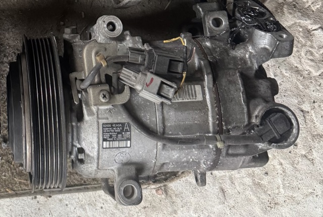 Компрессор кондиционера 926004EA0A RENAULT