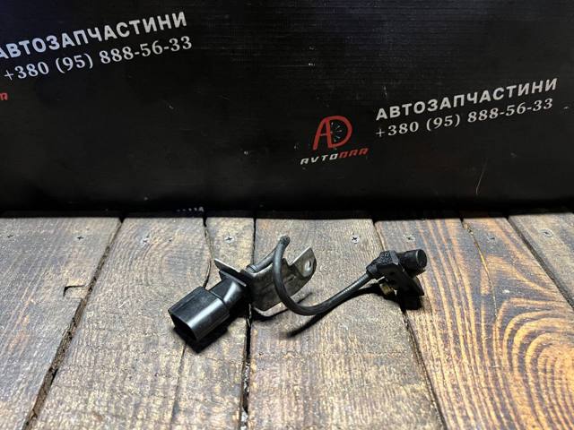 Датчик положения коленвала 0281002477 BMW