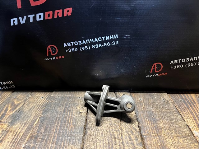 VAG 059903143E Кронштейн генератора в наличии Киев