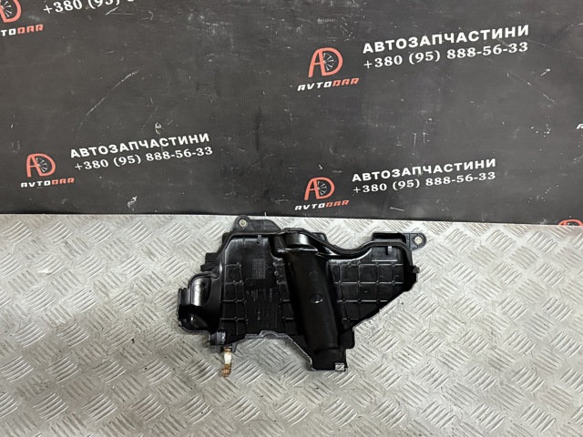 175B17170R Крышка мотора декоративная купить Винница