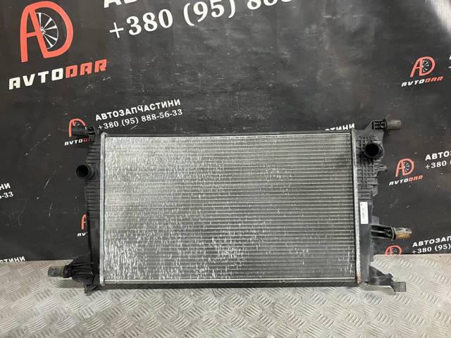 Радиатор охлаждения двигателя Renault Megane 3