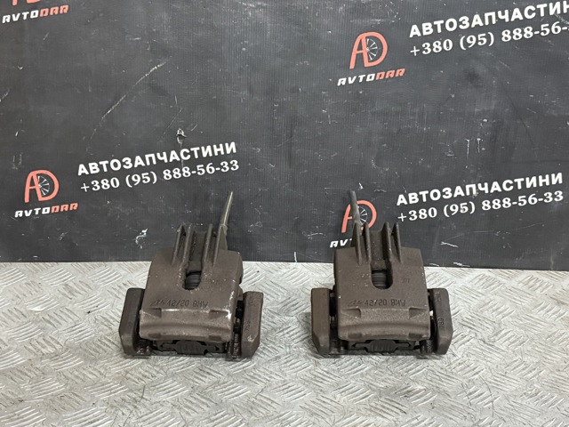 Суппорт тормозной задний правый 34216758058 BMW