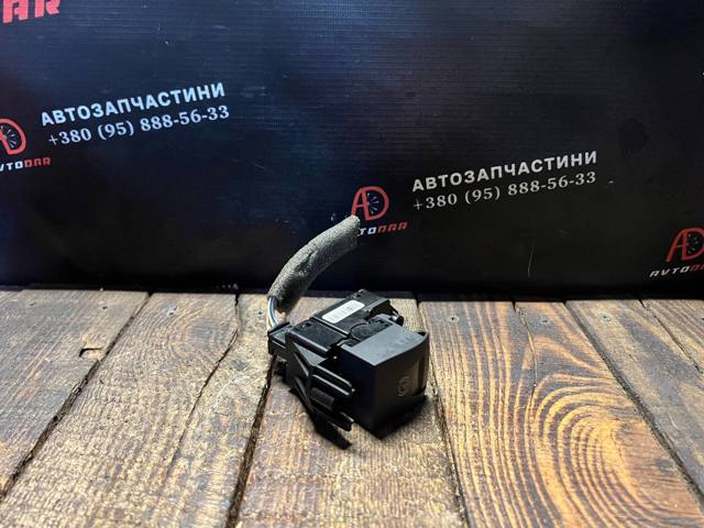 Выключатель контроля положения ручного тормоза 363210006R RENAULT