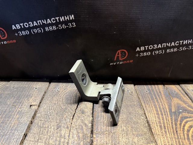 41517176850 BMW Петля двери передней правой купить в Чернигов