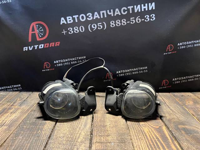 Фара противотуманная, правая 4B0941700A VAG