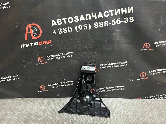 51127033716 BMW Кронштейн бампера заднего внешний правый купить в Ирпень