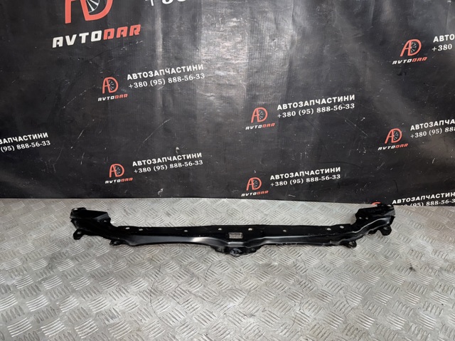 Рамка радиатора нижняя 51647163462 BMW