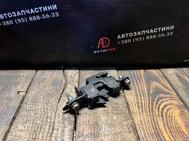 656010010R RENAULT Замок капота купить в Житомир