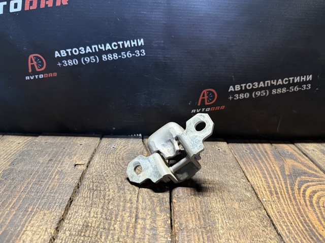 804000016R Петля двери передней правой купить Ужгород