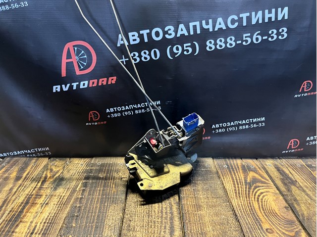 8122419 Замок двери задней левой купить Ужгород