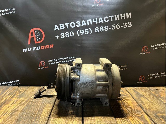 RENAULT 8200040681 Компрессор кондиционера в наличии Черновцы