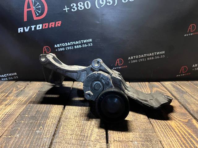 Кронштейн крепления генератора 8200669495 RENAULT