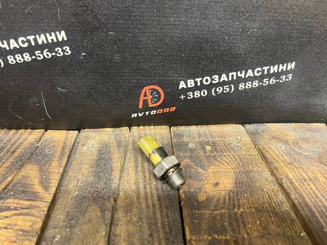 Датчик давления масла двигателя Renault Clio 2