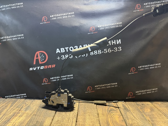 825020033R Замок двери задней правой купить Житомир