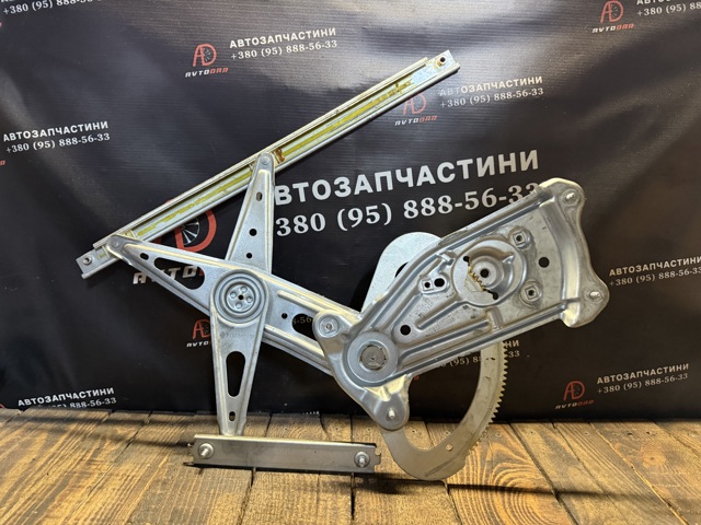 Механизм стеклоподъемника двери задней, левой 827210006R RENAULT