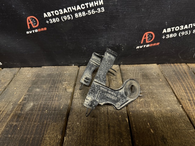 MERCEDES A1694210594 Скоба тормозной трубки в наличии Павлоград