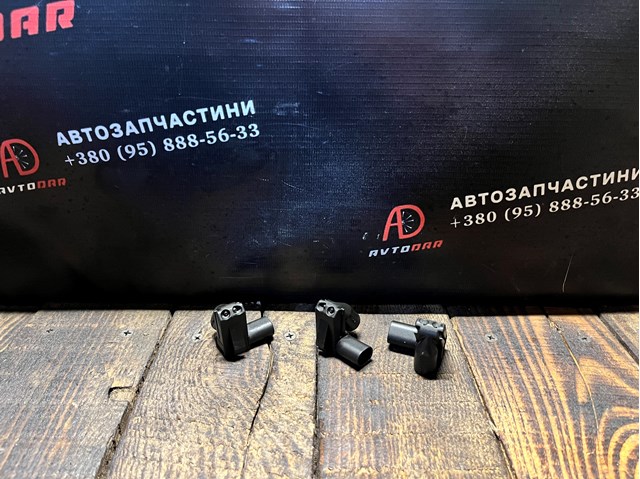 Сопло стеклоомывателя ветрового стекла правое A2518600247 MERCEDES