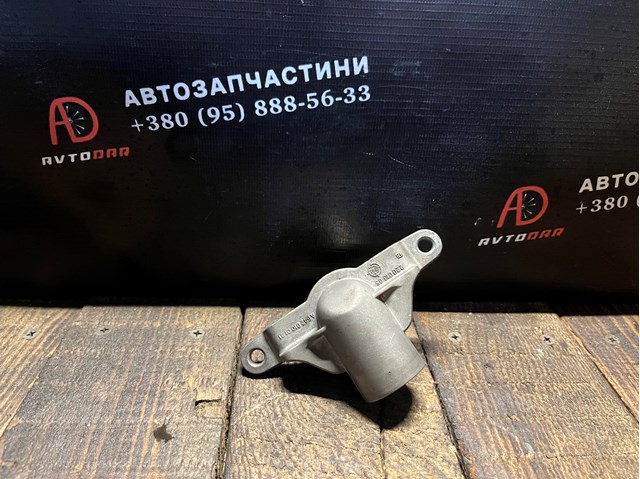 Фланец маслоотделителя системы вентиляции картера A6420100131 MERCEDES