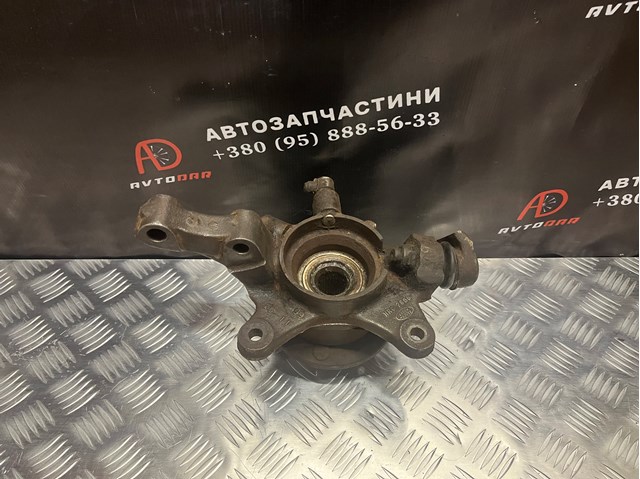 RUB101502 LAND ROVER Цапфа (поворотный кулак) передний правый купить в Полтава