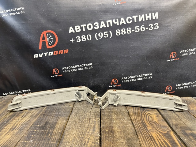 T0015136Y Катафот (отражатель) переднего бампера левый купить Ужгород