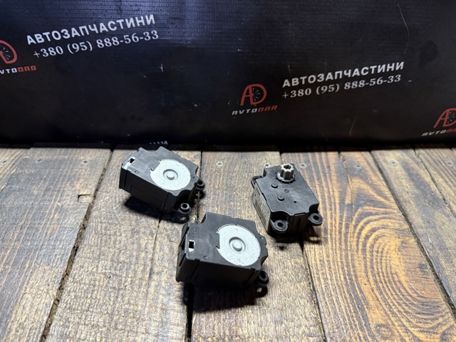 Мотор заслонки рециркуляции воздуха T1006419G RENAULT