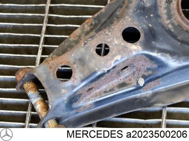 MERCEDES A2023500206 Рычаг задней подвески нижний левый/правый в наличии Черкассы
