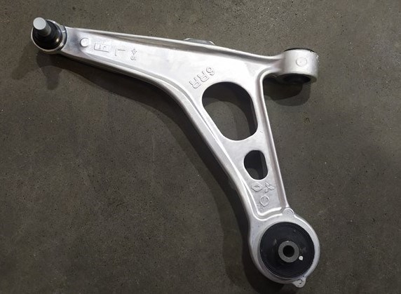 Рычаг передней подвески нижний левый 545016RR0B NISSAN