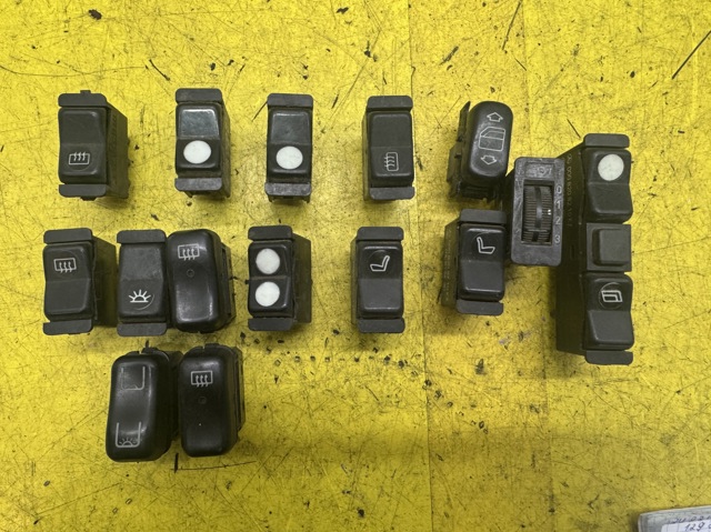 Кнопка стеклоподъемника центральной консоли 0028203510 MERCEDES