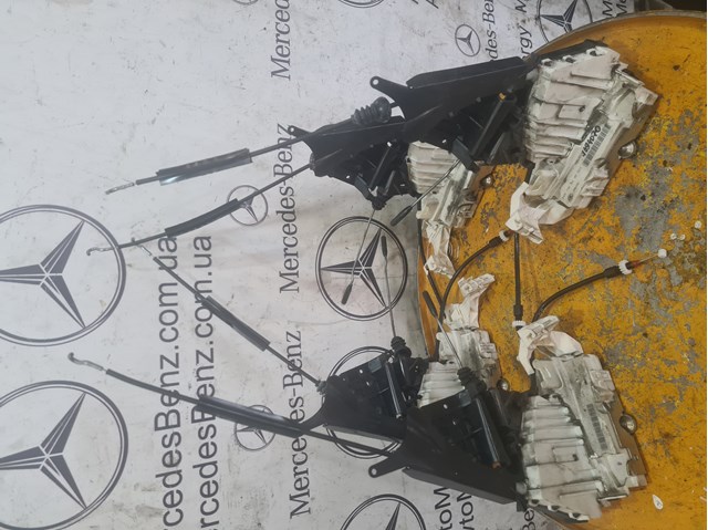 Замок задней левой двери 1697302135 MERCEDES