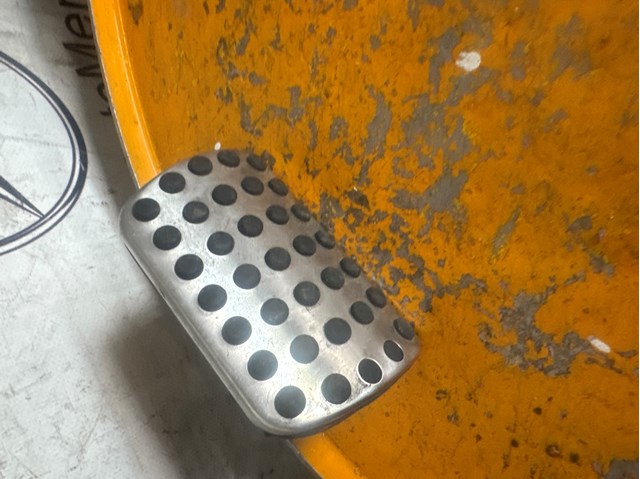 Накладка педали тормоза 1702900182 MERCEDES