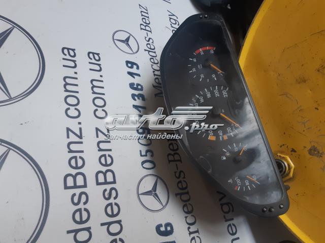 MERCEDES A2025407748 Приборная доска (щиток приборов) в наличии Черновцы