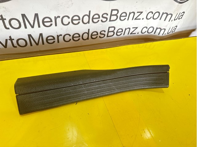 Облицовка порога внутренняя, задняя левая 2046860336 MERCEDES
